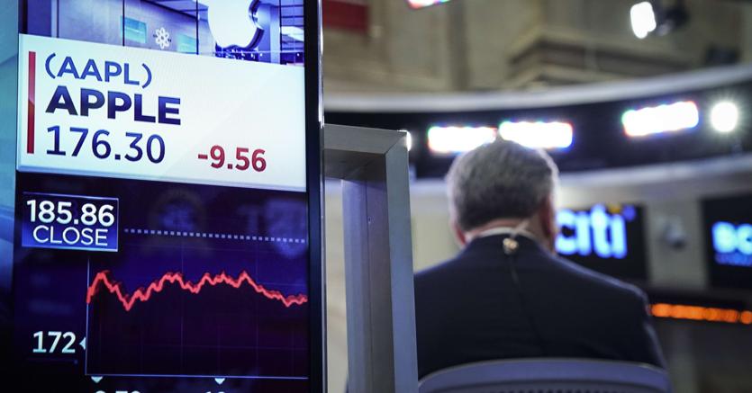 Borsa Apple Amazon Google Facebook e Netflix sotto pressione